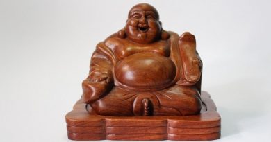 Phật Di lặc Xông Trầm